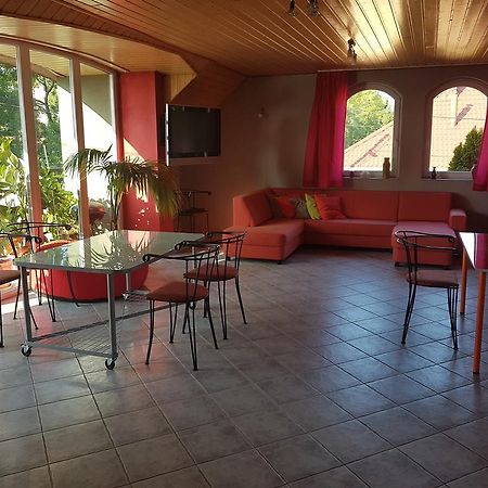Szigeti Apartmanhaz Beci Exterior foto