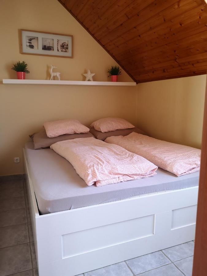 Szigeti Apartmanhaz Beci Exterior foto
