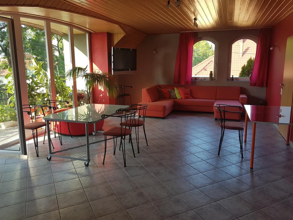 Szigeti Apartmanhaz Beci Exterior foto